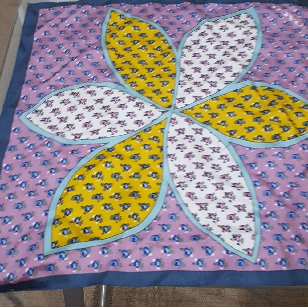 Marguerite Floral Patchwork Silk Hanky